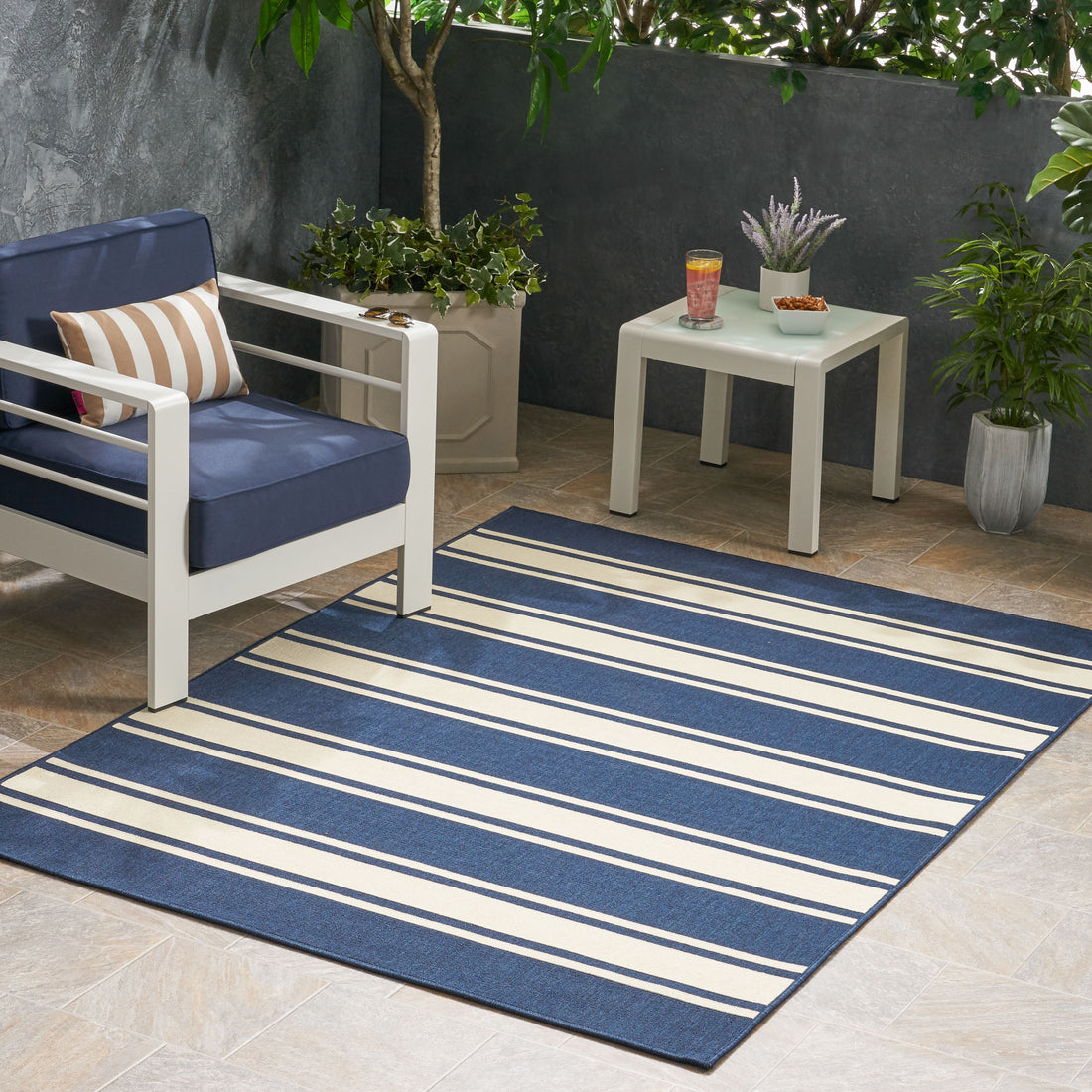 Affordable Striped Outdoor Polypropylene Rug - 53 x 7 USA