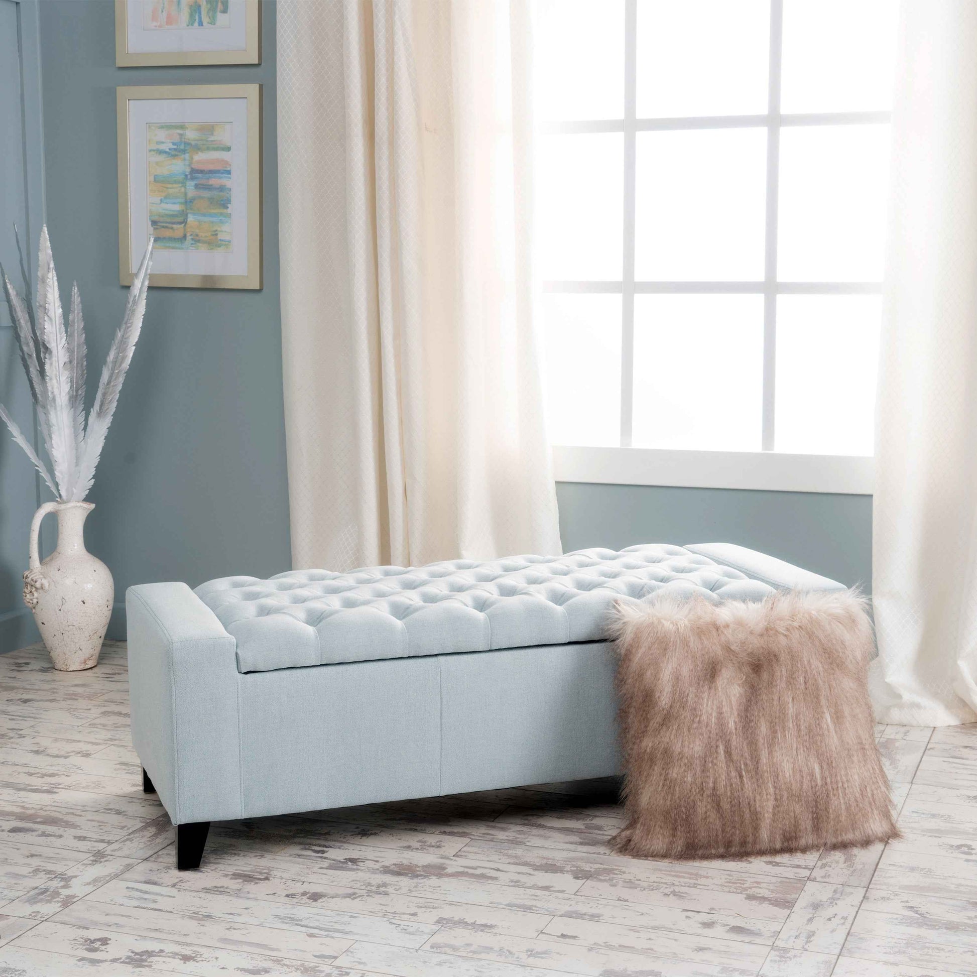 Elegant Tufted Velvet Chaise Lounge in Gray