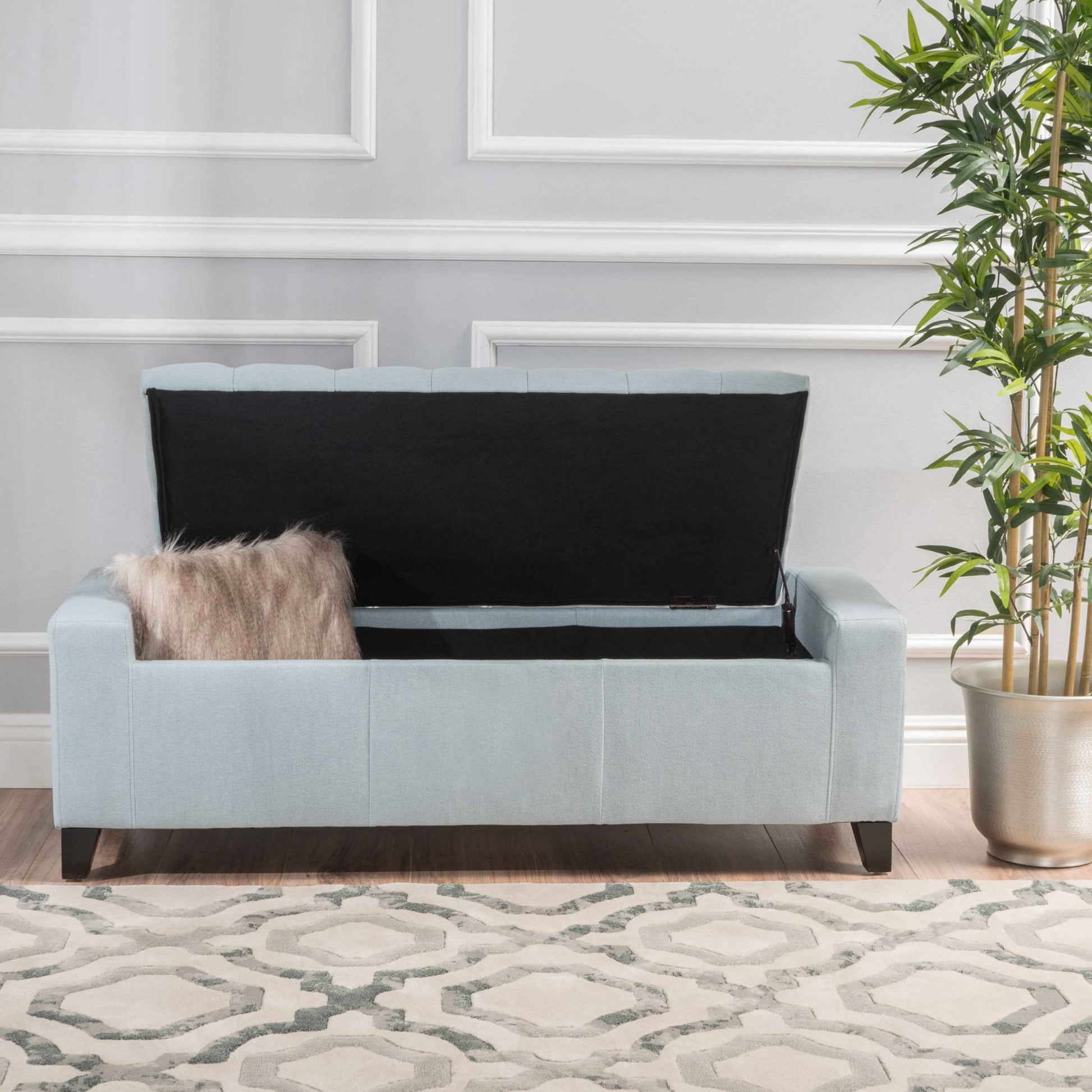 Elegant Tufted Velvet Chaise Lounge in Gray