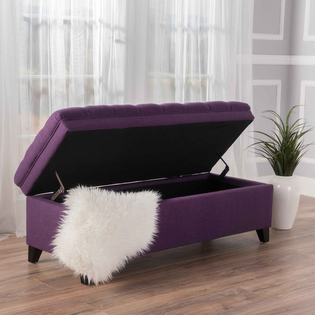 Elegant Velvet Storage Chaise Lounge with Plush Cushion