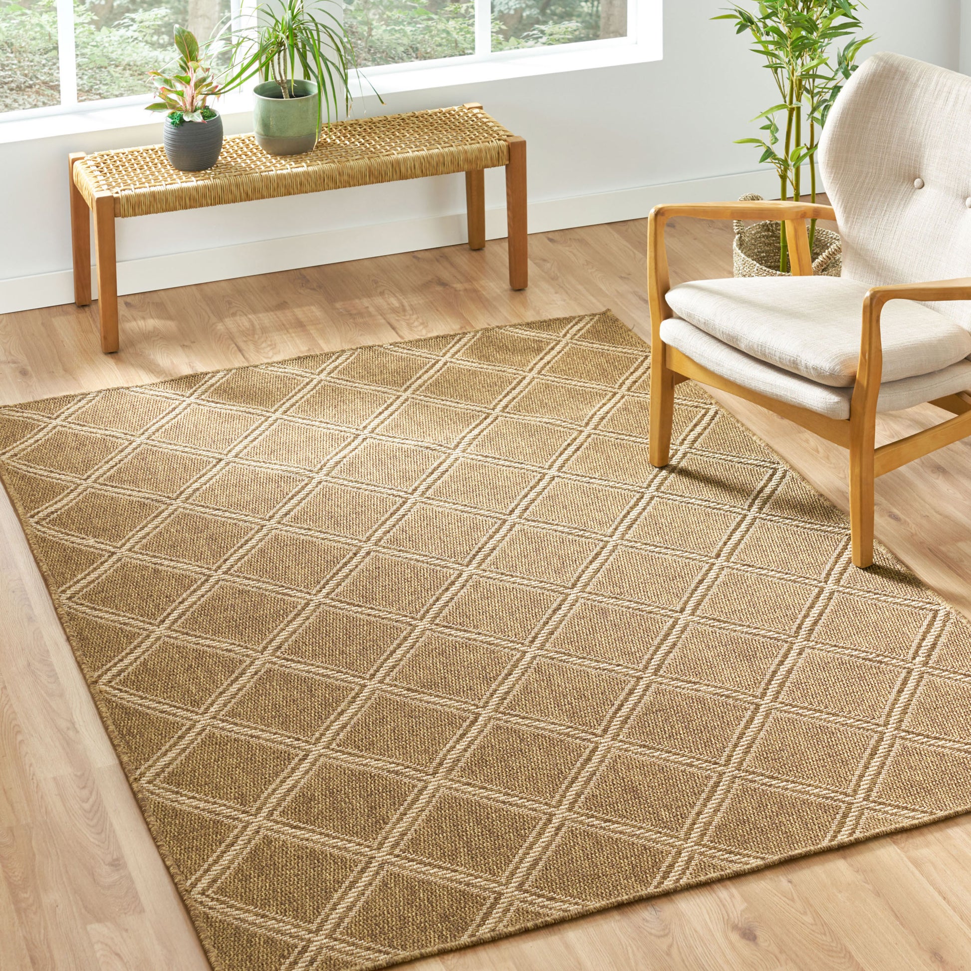 Luxurious Hand-Woven Indoor Outdoor Area Rug - Natural Tan Diamond Pattern USA